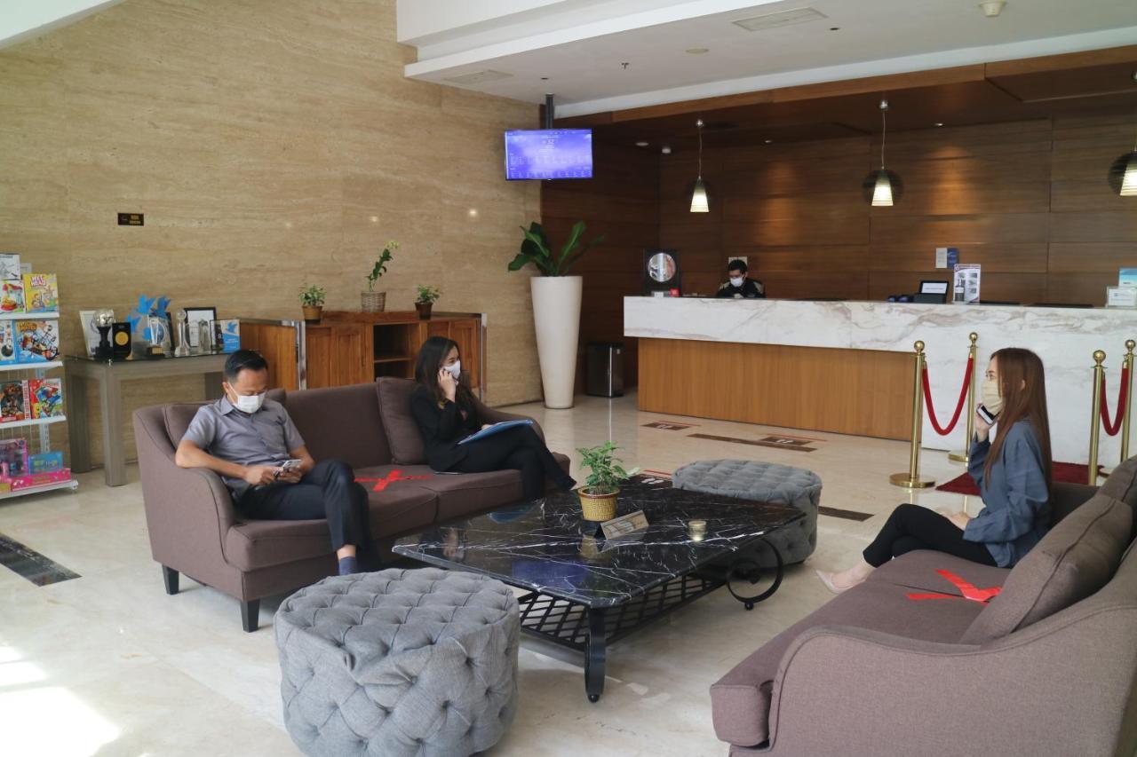 Grand Mercure Solo Baru Exterior foto